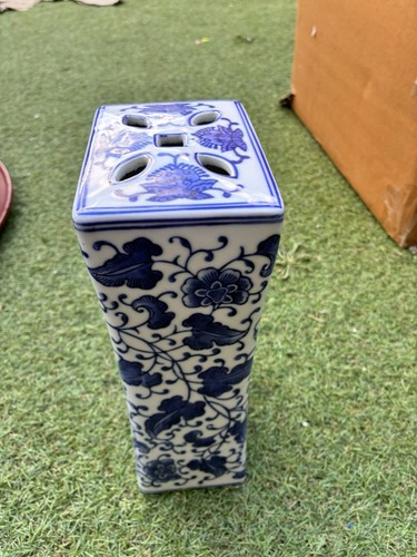 Blue white porcelain - white,