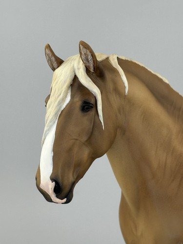 Artist resin model horse - model,
