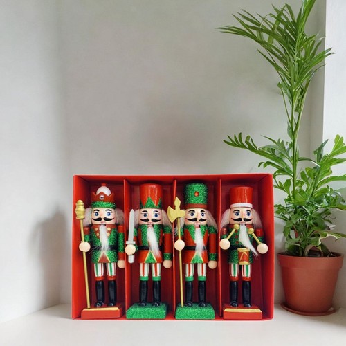 Pieces wooden nutcracker - 4,