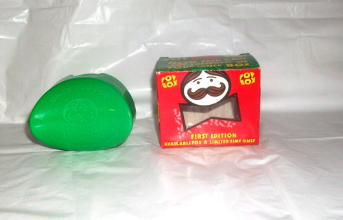 Green pringles holder boxed - pringles,