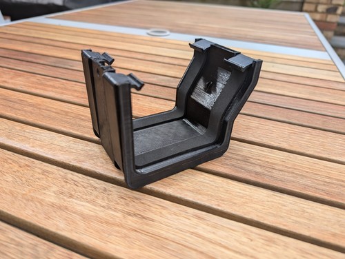 Black osma 7t709 guttering - black,