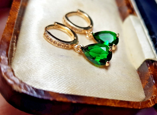 9ct gold emerald - 9ct,