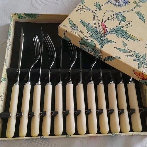 Vintage fish knives and - vintage, forks
