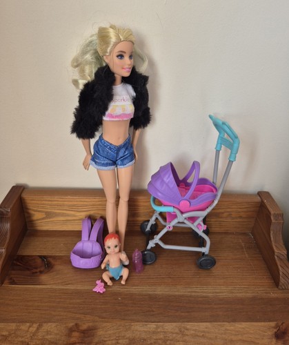 Barbie mum and baby - and, playset