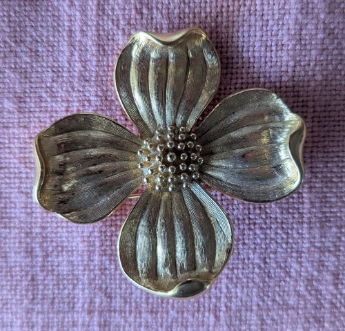 Vintage crown trifari gold - vintage,