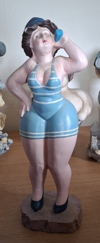 Voluptuous bathing beauty - voluptuous,