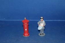 '0' Gauge Size Quality  Victorian Post Box & Postman (Metal)