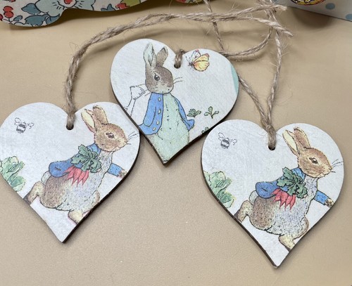 Decoupaged 6cm hearts - x,