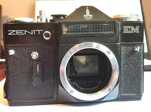 Vintage zenit 35mm slr - em,