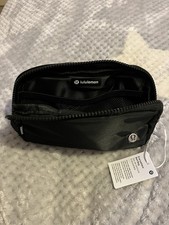 Lululemon Belt Bag 1 LTR in  black BNWT 