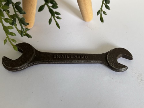 Snail brand vintage spanner - snail,