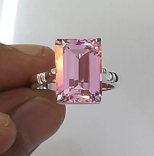 Emerald cut natural - 6.00,