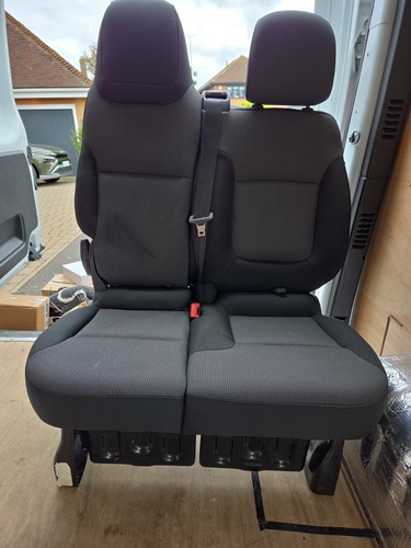 Renault trafic 2021 plate - renault,