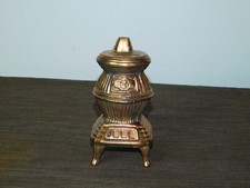 VINTAGE 5 1/2" HIGH COPPER FINISH POT BELLY WOOD STOVE COIN BANK *MISSING KEY*
