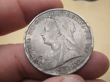 COIN - Antique 1895 Queen
