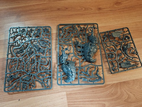 Warhammer 40k tyranids starter - 40k,