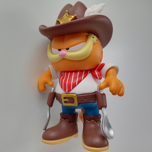 Pop mart cowboy garfield - pop,