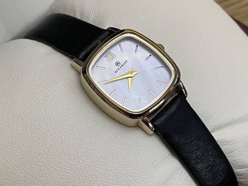 Accurist ladies gold tone - gold, mop
