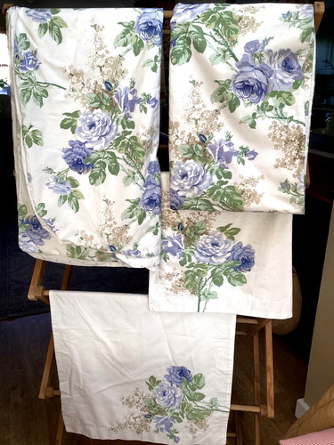 Pair sanderson blue rose - pair,
