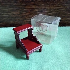 Miniature Dolls House Library/