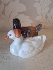 HEREND HUNGARY PORCELAIN  HAND PAINTED PAIR OF DUCKS MODEL NUMBER 5036