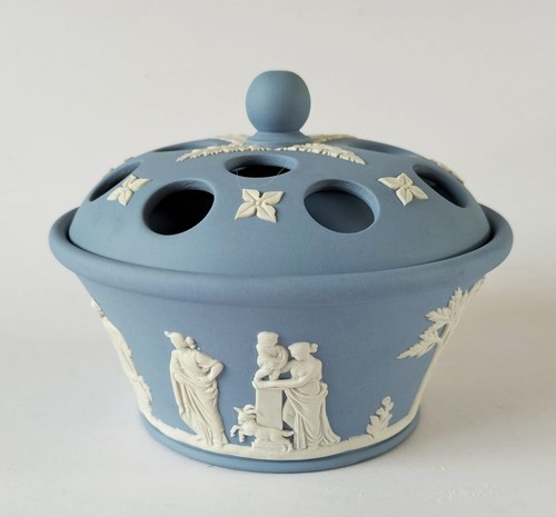 Wedgwood blue jasper - jasper, pot