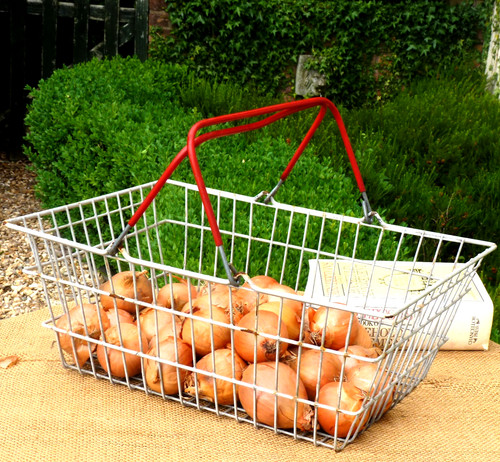 Vintage shopping basket wire - shopping,