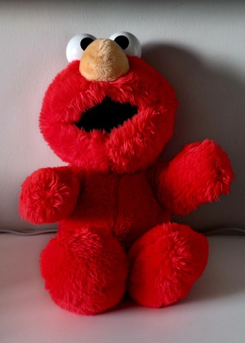 Sesame street elmo plush toy - street,