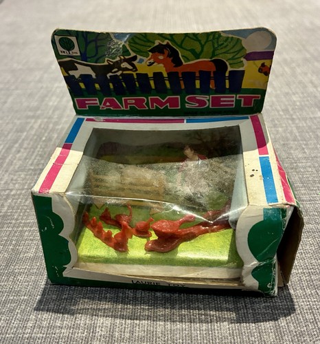 Vintage toy farm - vintage,