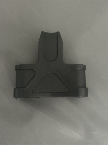 Black rubber mag - mag, pulls