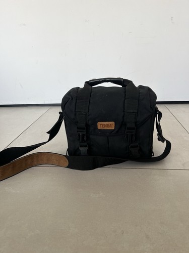 Tenba black camera - camera, shoulder