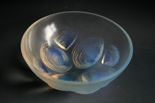 ART DECO SABINO OPALESCENT GLASS BOWL