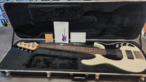 Peavey forum bass usa - 5,