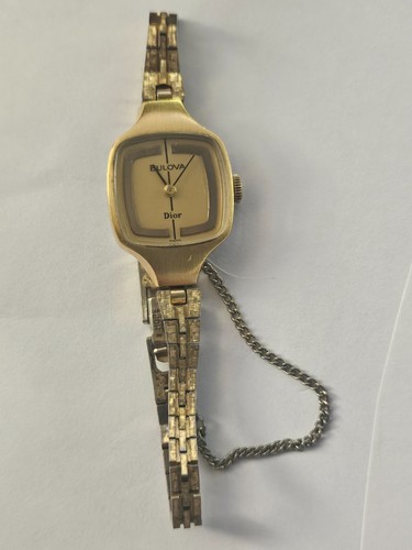Vintage 1970s bulova - bulova, x