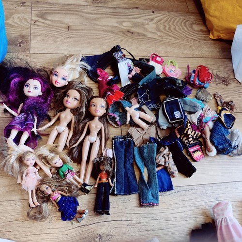 Bratz doll bundle clothes - bratz,