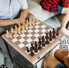WOODEN SET OF 32 CHESS PIECES