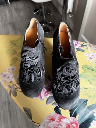 Chie mihara clotilde grey - mihara.,
