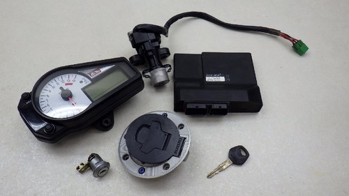 Suzuki gsxr1000 gt74a key set - suzuki,