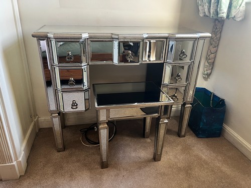 Mirrored dressing table - , and