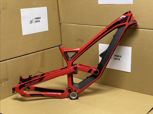 Industries tues pro red - yt,