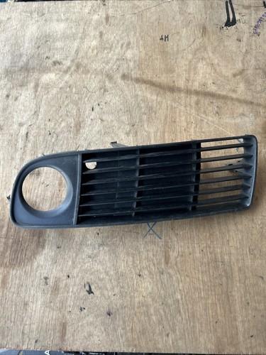 Audi front bumper grill - front,