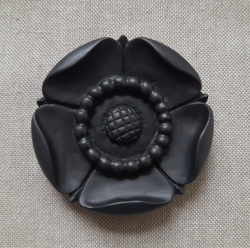 7cm black resin not - , oak