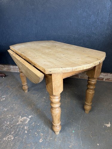 Vintage dining table - vintage,