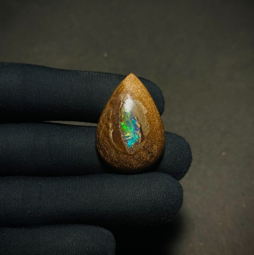 Grade australian opal - a++,