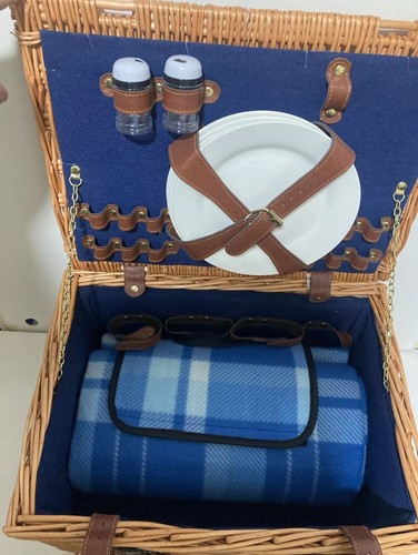 Vintage large wicker picnic - wicker,