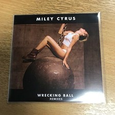 MILEY CYRUS - WRECKING BALL -