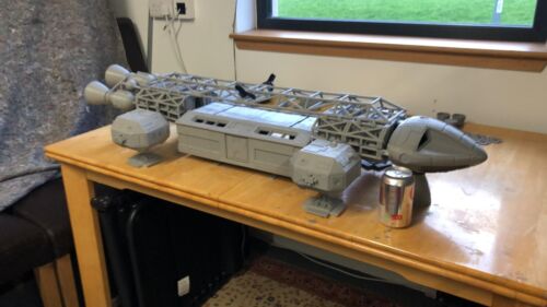 Space 1999 eagle long - 1999,