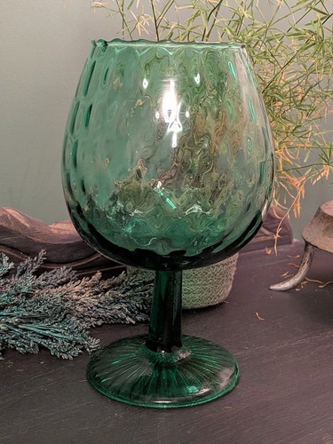 Green glass goblet vase 21cm - green,