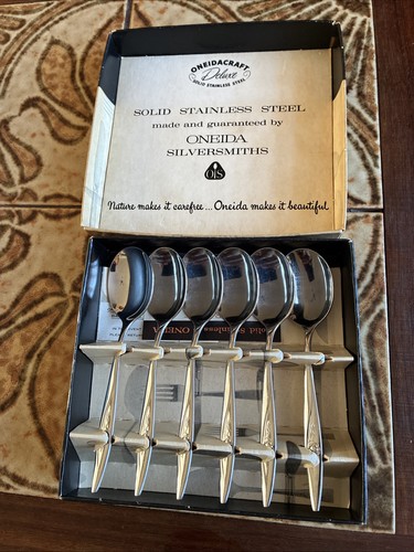 Vintage oneida deluxe - oneida, lasting