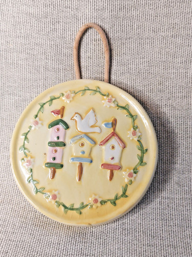 Pretty hand painted round - hand,